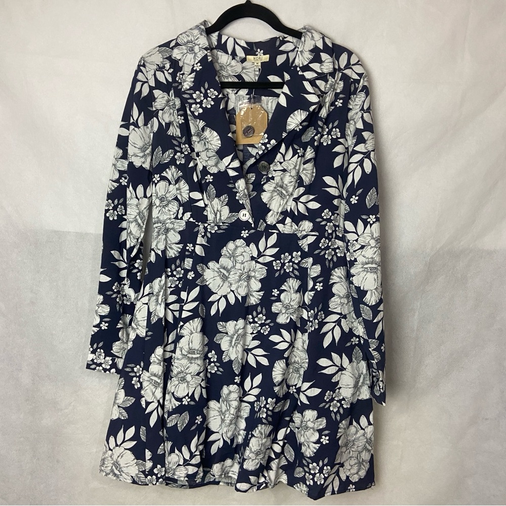 NWT Floral Navy and White Long Sleeve Dress